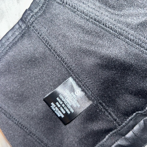 Black crop top/corset top - Picture 3 of 3